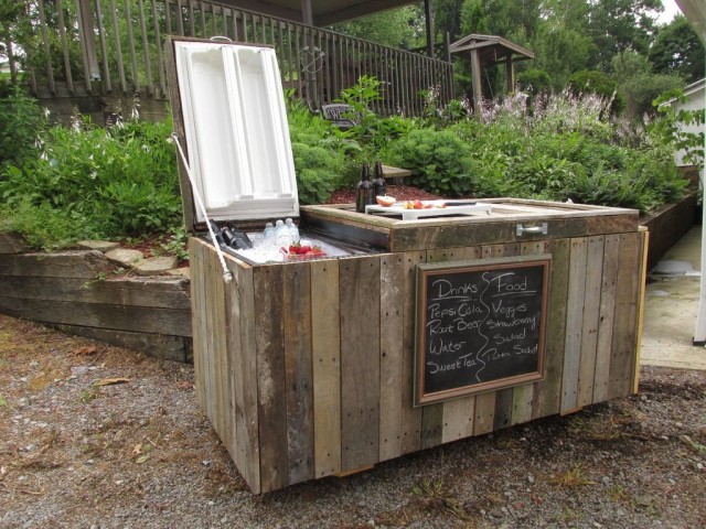 How To Turn An Old Broken Refrigerator Into An Awesome Rustic Cooler...