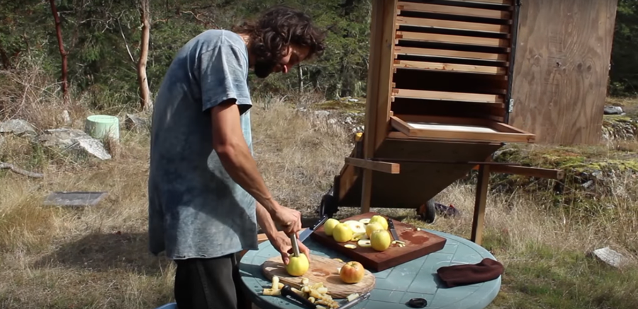 Build Your Own DIY Solar Dehydrator To Preserve Your Summer Harvest...