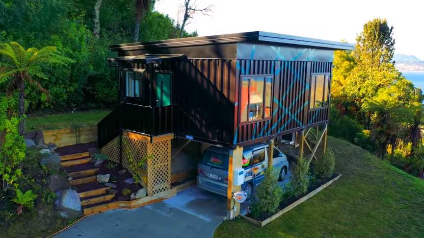 Stunning Modern Small Home Made From 3 x 20ft Shipping Containers