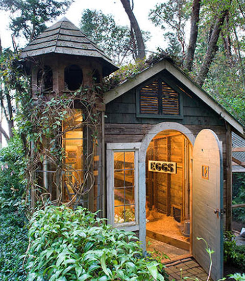 12 Unconventional But Very Stylish Chicken Coop Ideas...