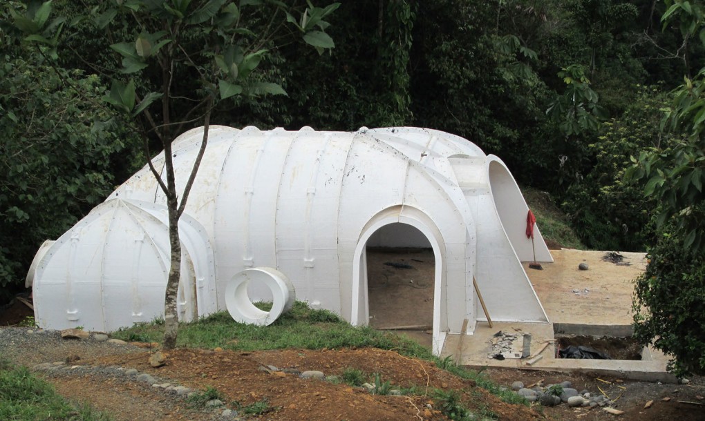 A Green Roofed Hobbit Home Anyone Can Build In Just 3 Days...