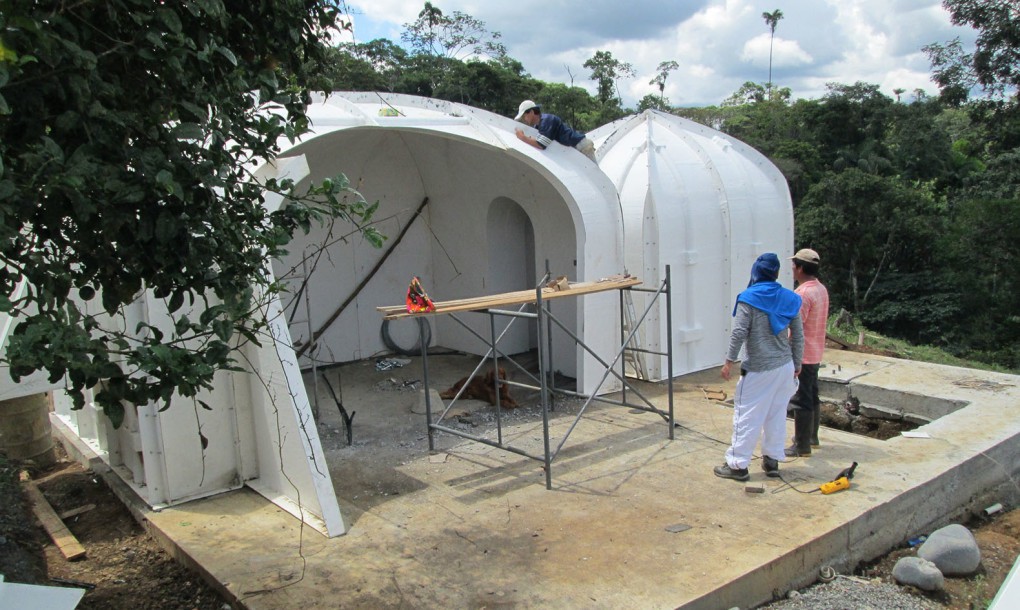 A Green Roofed Hobbit Home Anyone Can Build In Just 3 Days...