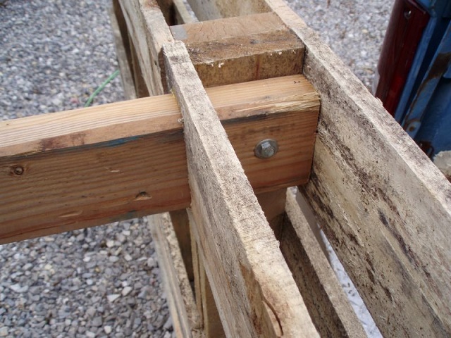 Making A Chicken Coop Out Of Old Pallets...