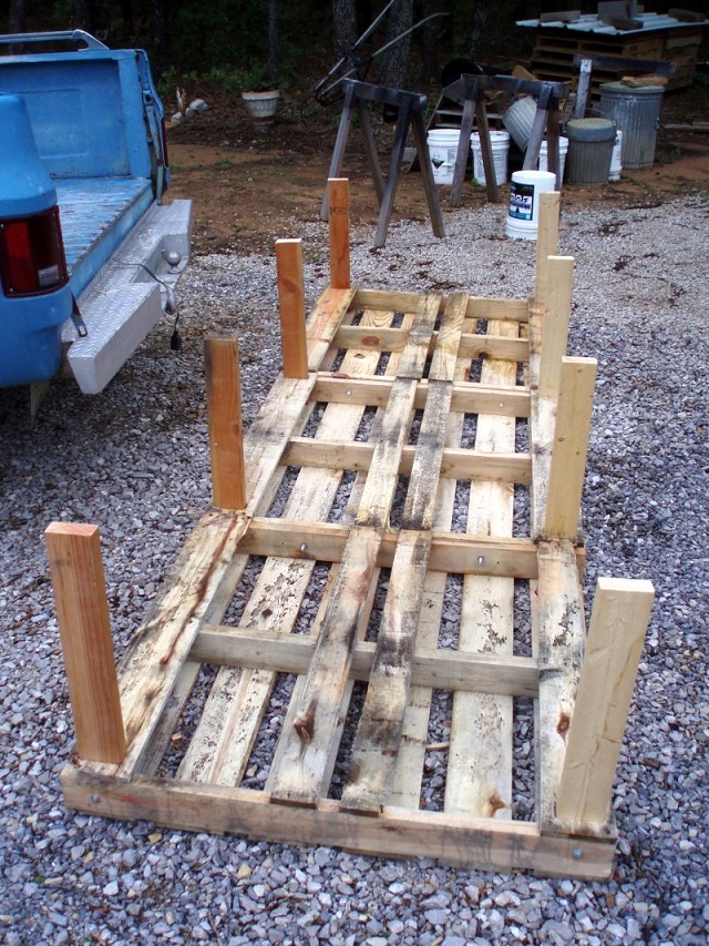 Making A Chicken Coop Out Of Old Pallets...