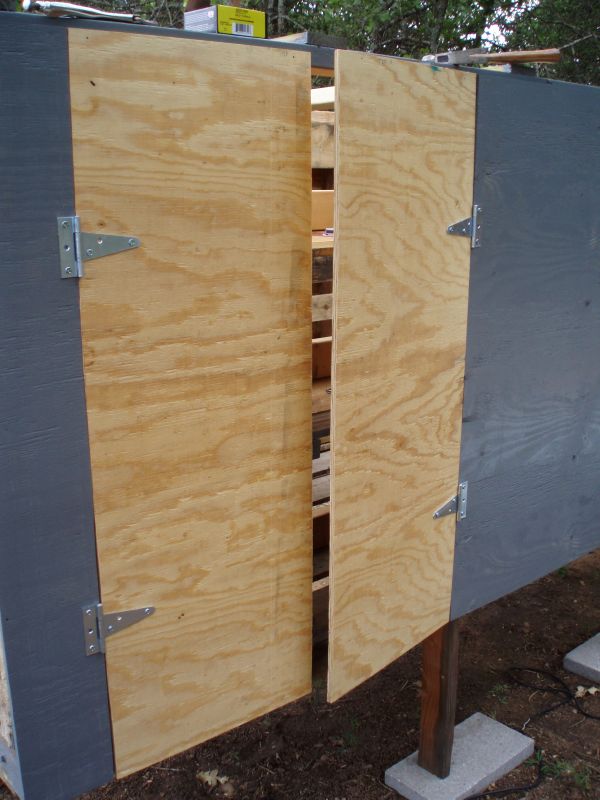 Making A Chicken Coop Out Of Old Pallets...