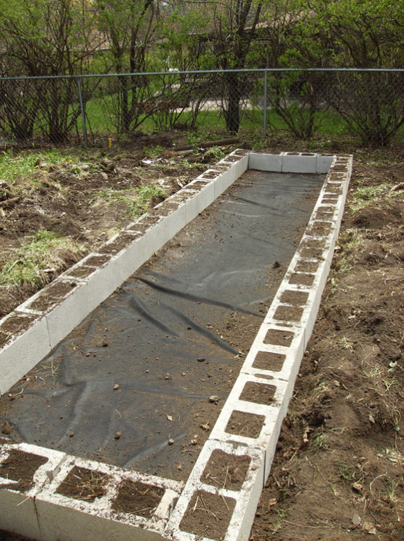 Making A Raised Garden Bed With Cinder Blocks...