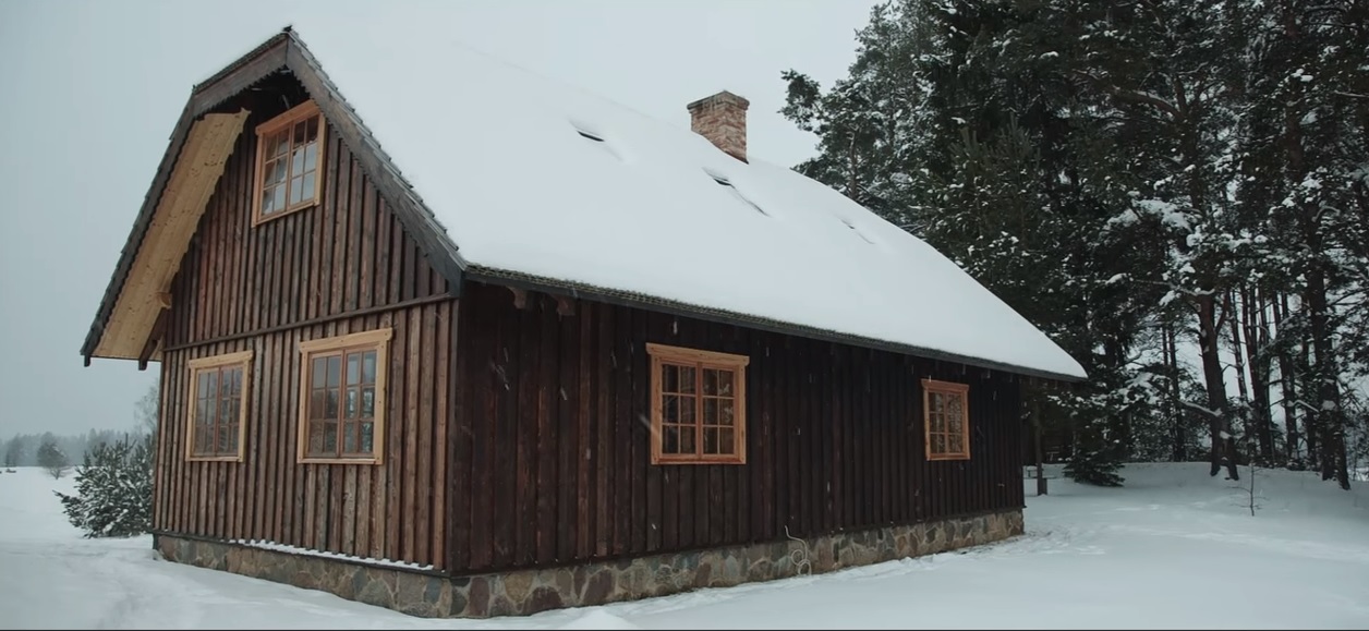 Building A Wooden House With Hand Tools From Local Materials...