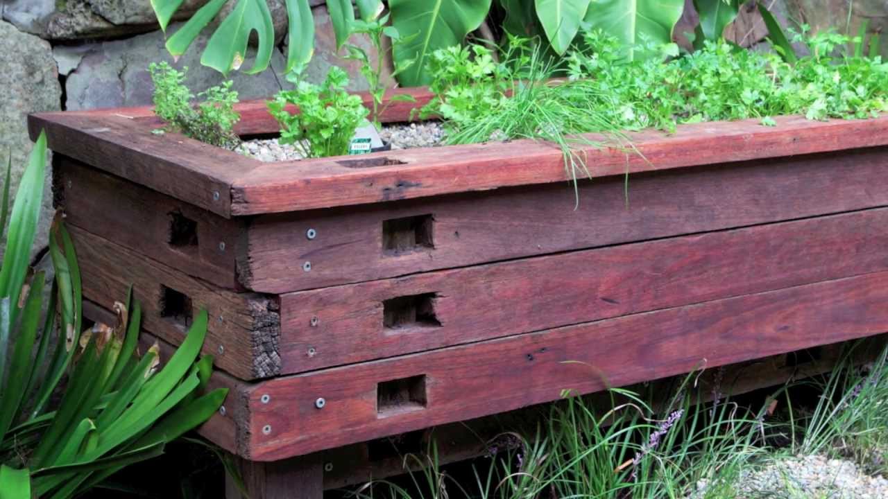 How To Create An Aquaponic Pond System In Your Backyard...