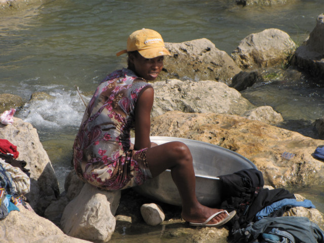 This Pedal Powered Washer / Dryer Costs $40 & Uses No Electricity...