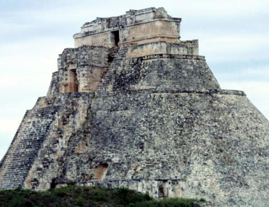 The Ingenious Floating Gardens of the Aztecs...