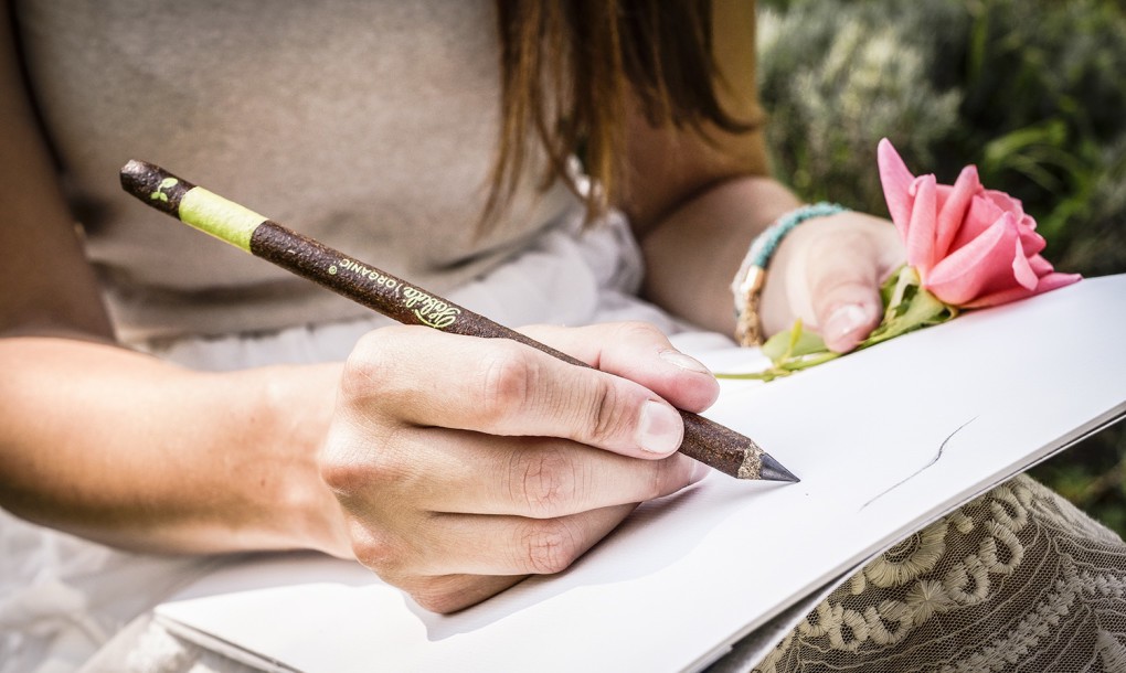 This Pencil Made Out Of Recycled Coffee, Tea & Flower Petals Grows Into A New Plant When It's Finished...