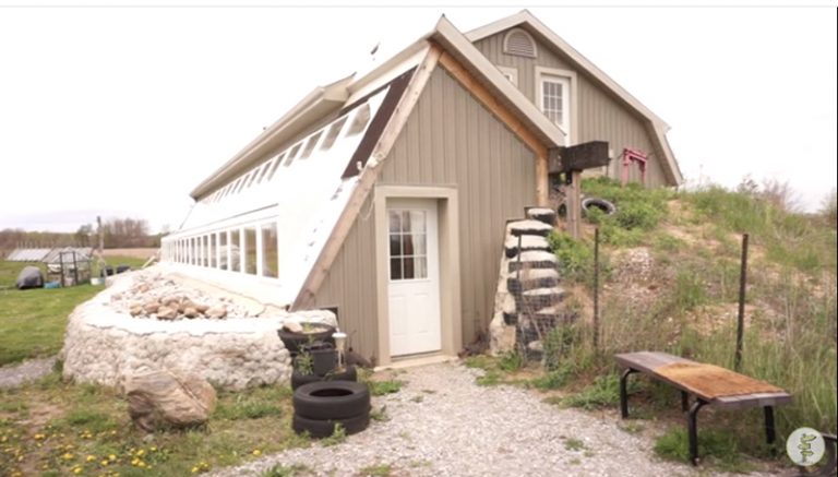 Super Efficient Off-Grid Earthship House Built Using 1,200 Recycled ...