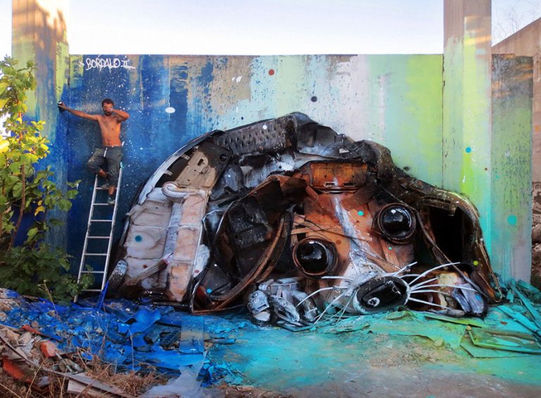 Street Artist Transforms Ordinary Junk Into Animals To Remind About Pollution...