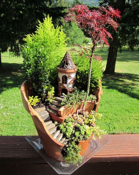 Broken Pots Upcycled Into Brilliant DIY Fairy Gardens...