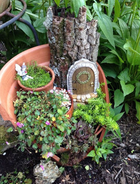 Broken Pots Upcycled Into Brilliant DIY Fairy Gardens...