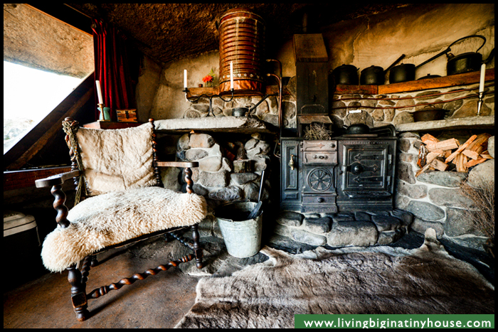 Check Out This Magical Hobbit-Like Eco Cave House...