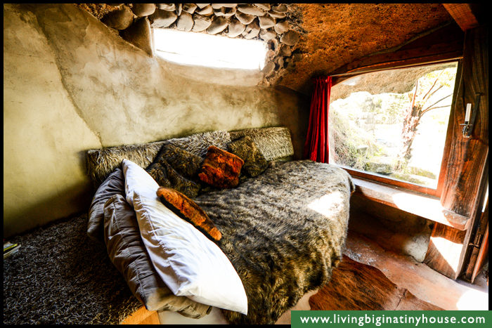 Check Out This Magical Hobbit-Like Eco Cave House...