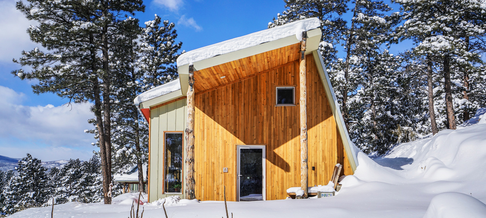 Designer Builds Efficient Off-Grid Passive House In Colorado...