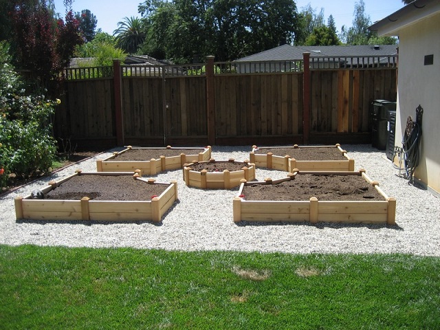 Ideas & Inspiration For Building A Raised Garden Bed...