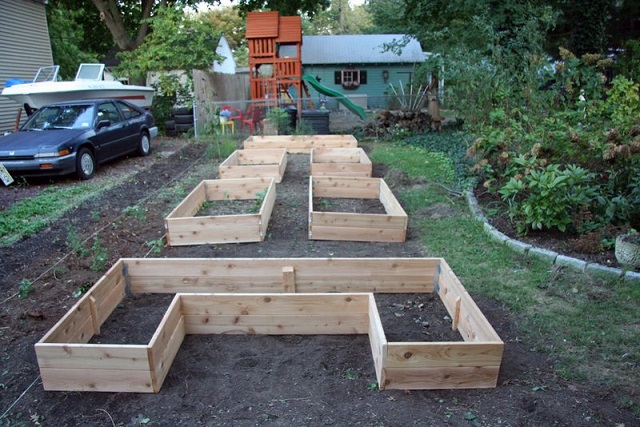 Ideas & Inspiration For Building A Raised Garden Bed...