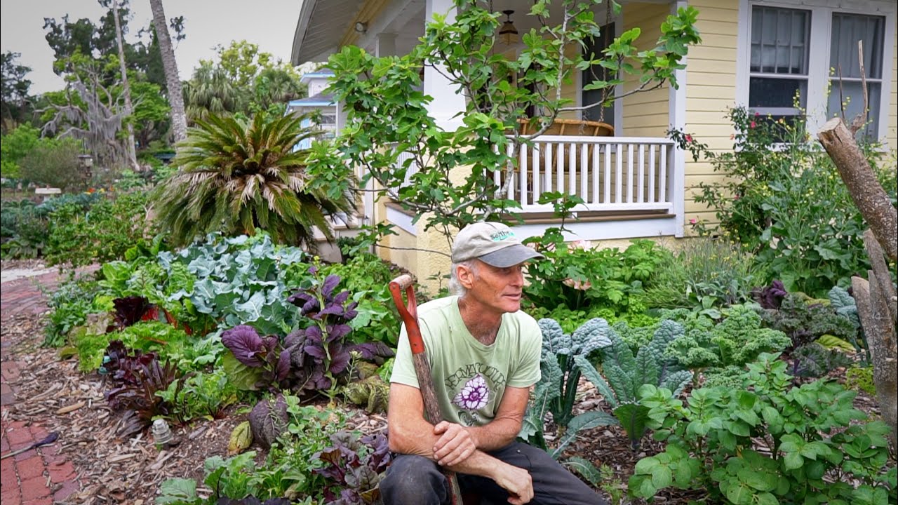 Earning $5.6k A Month Front Yard Market Farming...