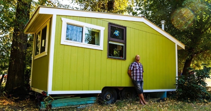 70 Year Old Builds Innovative Off-Grid Tiny House For Debt Free Retirement...